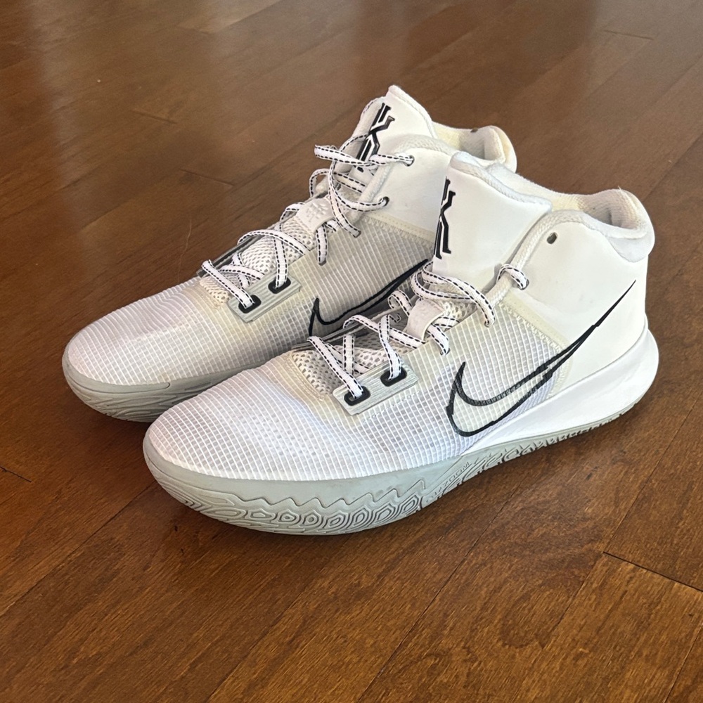 Nike Kyrie Irving Basketball Shoes